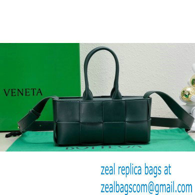 Bottega Veneta Mini East-West Arco Tote Intreccio leather bag with detachable strap EMERALD GREEN 2024