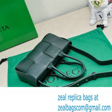 Bottega Veneta Mini East-West Arco Tote Intreccio leather bag with detachable strap EMERALD GREEN 2024