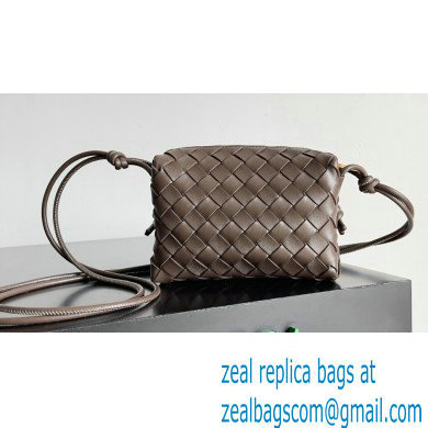 Bottega Veneta Mini Loop Camera Intrecciato leather cross-body Bag FONDANT 2024