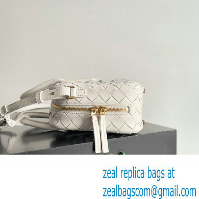 Bottega Veneta Small Getaway Intrecciato leather top handle bag with adjustable and detachable strap White 2024 - Click Image to Close