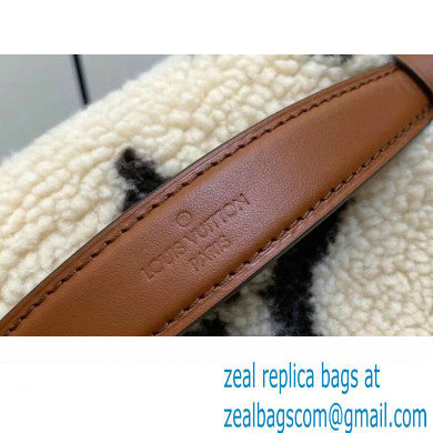 Louis Vuitton Shearling LV Ski Bumbag Bag M23715 Cream/Brown 2023 - Click Image to Close