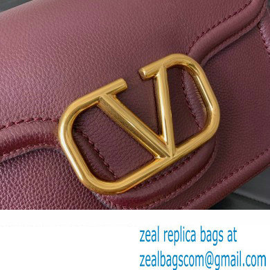 Valentino Alltime shoulder bag in grainy calfskin Burgundy 2024 - Click Image to Close
