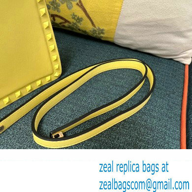 Valentino Rockstud Handbag In Calfskin Yellow 2024 - Click Image to Close