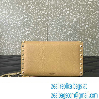 Valentino Rockstud Wallet With Chain in Grainy Calfskin Beige 2024