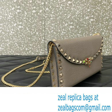 Valentino Rockstud Wallet With Chain in Grainy Calfskin Gray 2024 - Click Image to Close