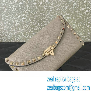 Valentino Rockstud Wallet With Chain in Grainy Calfskin Gray 2024