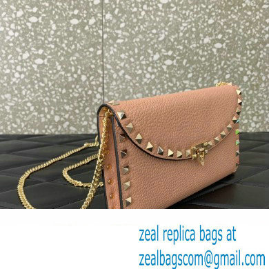 Valentino Rockstud Wallet With Chain in Grainy Calfskin Nude Pink 2024