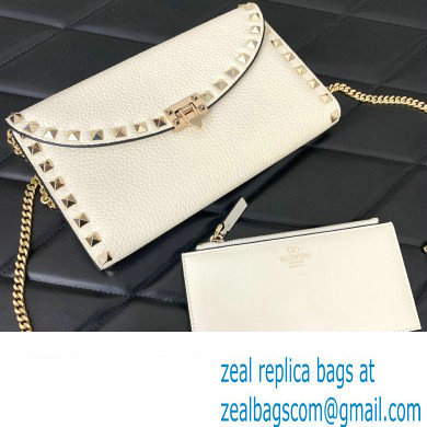 Valentino Rockstud Wallet With Chain in Grainy Calfskin White 2024