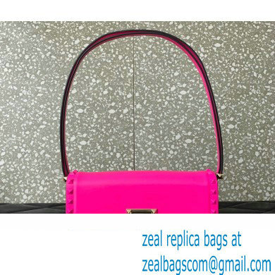 Valentino Rockstud23 E/W Smooth Calfskin Shoulder Bag Fuchsia 2023 - Click Image to Close