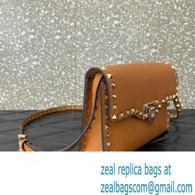 Valentino Small Rockstud Crossbody Bag in Grainy Calfskin Brown 2024 - Click Image to Close