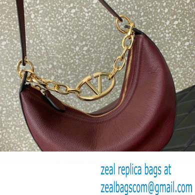 Valentino Small Vlogo Moon Hobo Bag In grainy calfskin Burgundy With Chain - Click Image to Close