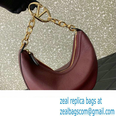 Valentino Small Vlogo Moon Hobo Bag In grainy calfskin Burgundy With Chain - Click Image to Close