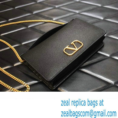 Valentino Vlogo Signature Wallet With Chain in Grainy Calfskin Black 2024