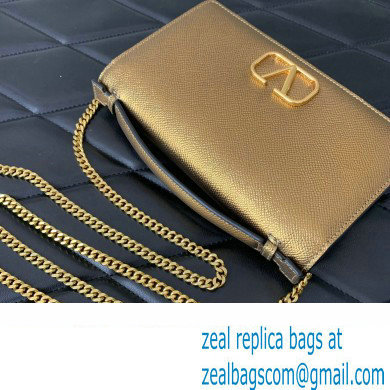 Valentino Vlogo Signature Wallet With Chain in Grainy Calfskin Gold 2024