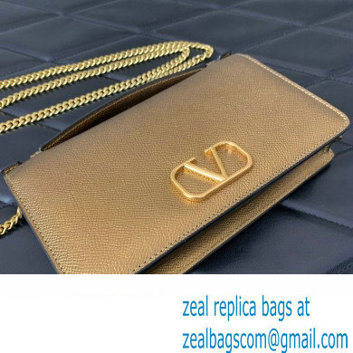 Valentino Vlogo Signature Wallet With Chain in Grainy Calfskin Gold 2024 - Click Image to Close