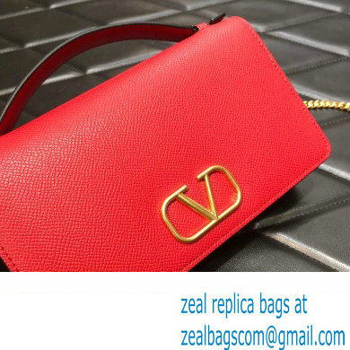 Valentino Vlogo Signature Wallet With Chain in Grainy Calfskin Red 2024 - Click Image to Close