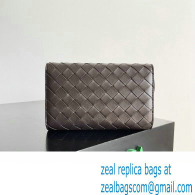 Bottega Veneta Andiamo Large Flap Wallet FONDANT with metallic knot closure 2024
