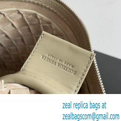 Bottega Veneta Intrecciato leather pouch Clutch Bag Beige