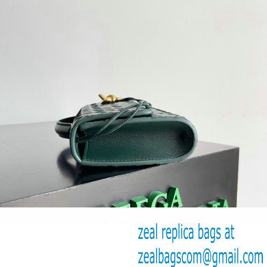 Bottega Veneta Long Clutch Andiamo With Handle Intrecciato leather bag Emerald green with metallic knot closure 2024