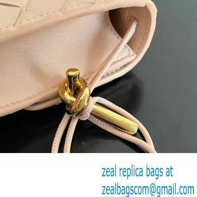 Bottega Veneta Long Clutch Andiamo With Handle Intrecciato leather bag Nude Pink with metallic knot closure 2024
