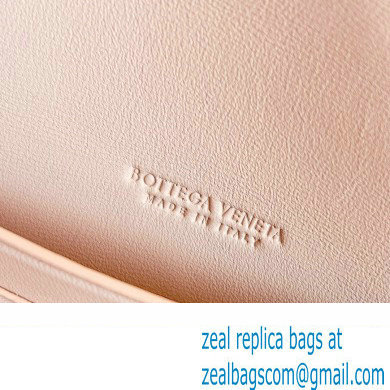 Bottega Veneta Long Clutch Andiamo With Handle Intrecciato leather bag Nude Pink with metallic knot closure 2024