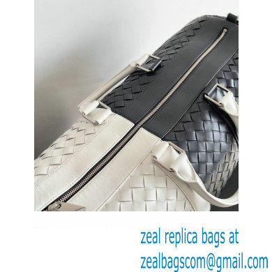 Bottega Veneta Medium Intrecciato Duffle Intrecciato leather Bag Space / White
