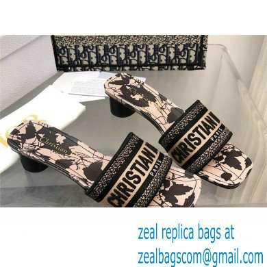 Dior Beige and Black Cotton Embroidered with Fleurs Mystiques Motif Dway Heeled Slide 2024