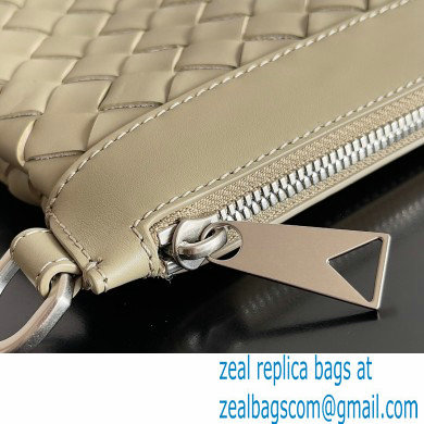 Bottega Veneta Intrecciato leather pouch Clutch Bag Beige