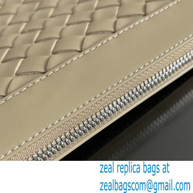 Bottega Veneta Intrecciato leather pouch Clutch Bag Beige