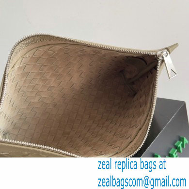 Bottega Veneta Intrecciato leather pouch Clutch Bag Beige