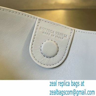 Bottega Veneta crocodile pattern leather Sardine Top handle bag white 2024